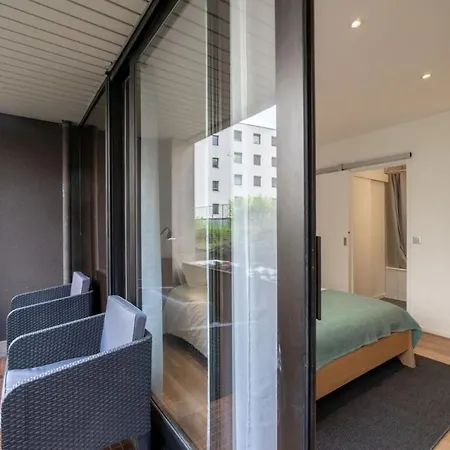 Urban Furnished Flat Apartment *